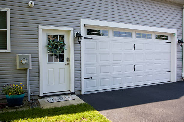 24/7 Emergency Garage Door Panel Replacement experts in Moores Mill, AL